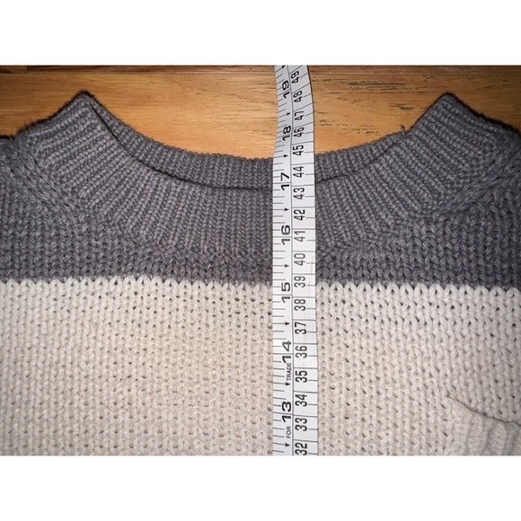 American Eagle Women's Knit White/Gray Striped Sweater Size Small - Picture 2 of 4